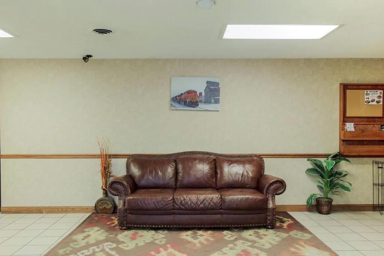 Sky-Palace Inn & Suites מק'קוק מראה חיצוני תמונה