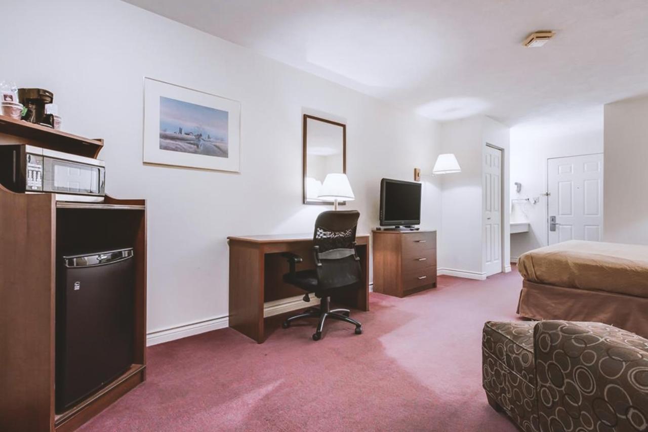 Sky-Palace Inn & Suites מק'קוק מראה חיצוני תמונה