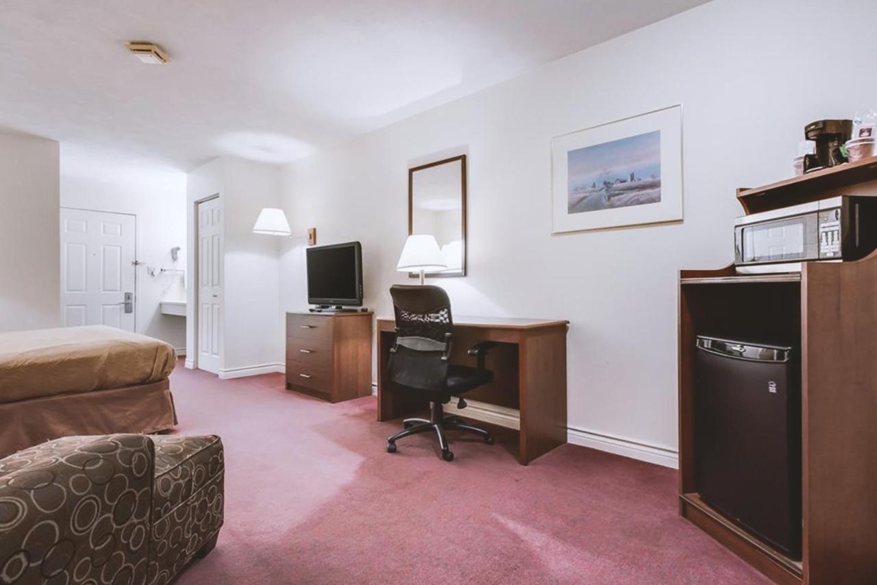 Sky-Palace Inn & Suites מק'קוק מראה חיצוני תמונה